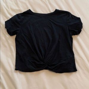 Black cropped tee